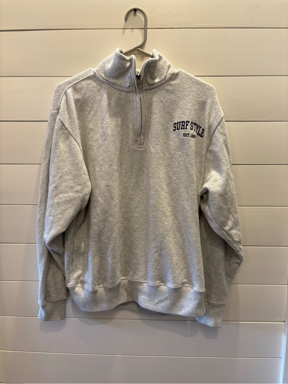 Surf Style Half-Zip Pullover Top - Light Gray